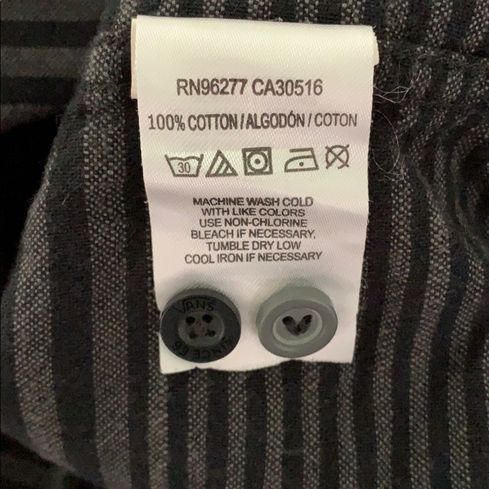 Vans button down long sleeve shirt - Picture 4 of 4